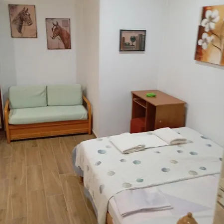 Ariadne Apartment *